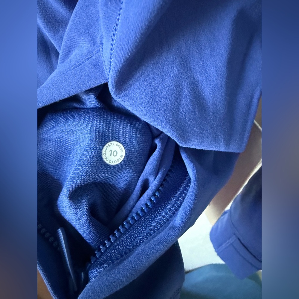 NWT Lululemon Hooded Define Jacket *Nulu
Psychic - Picture 5 of 7